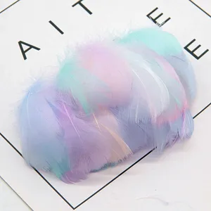 Натуральные лебединые перья 4-7 см 1-2 дюйма, маленькие плавающие перья, гусиное перо, цветные перья для украшения, 100 шт.