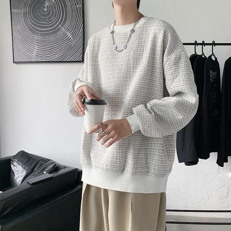 

Мужская футболка с длинным рукавом, круглым вырезом и принтом в клетку