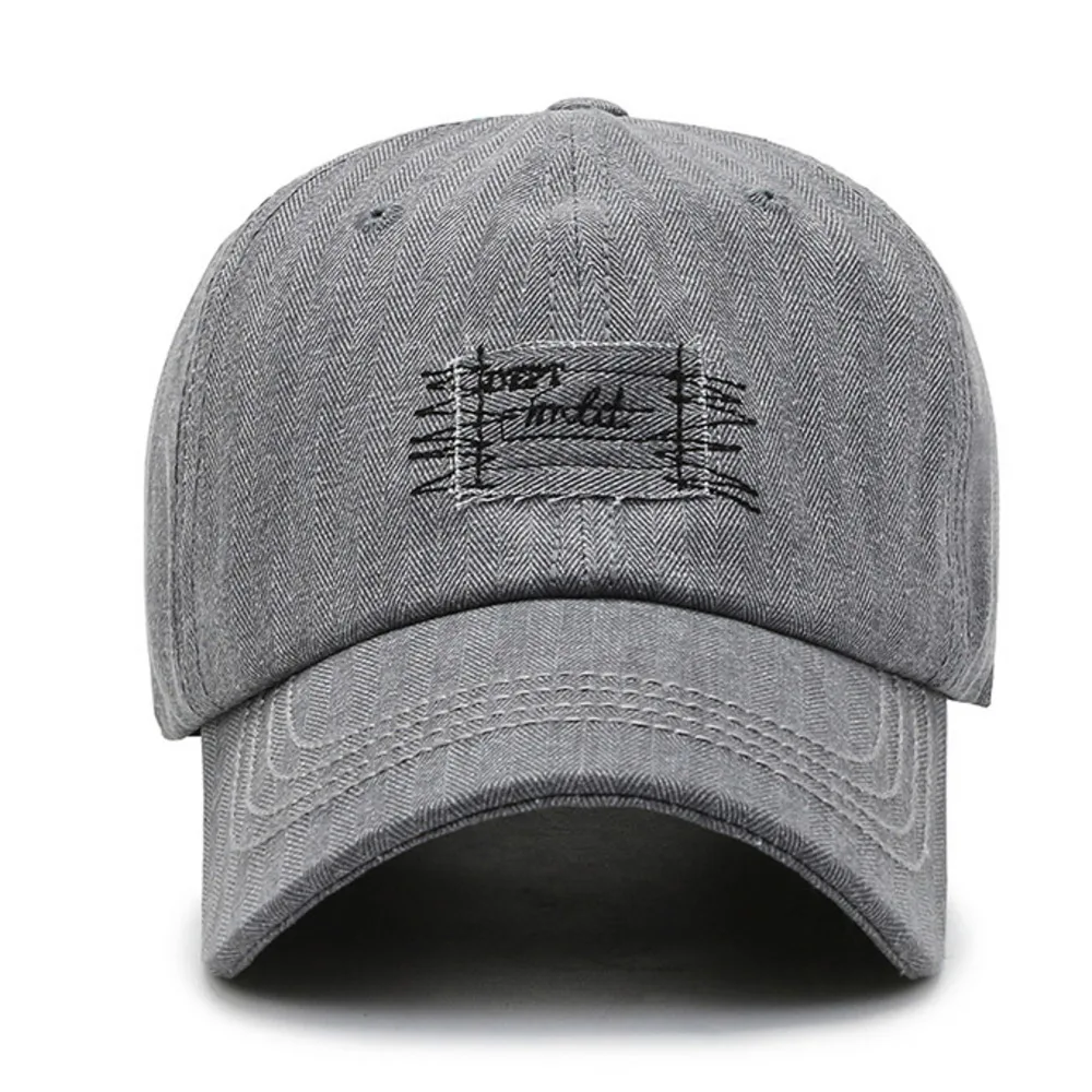 Рисунок 2 - Бейсболка с вышивкой в стиле ретро