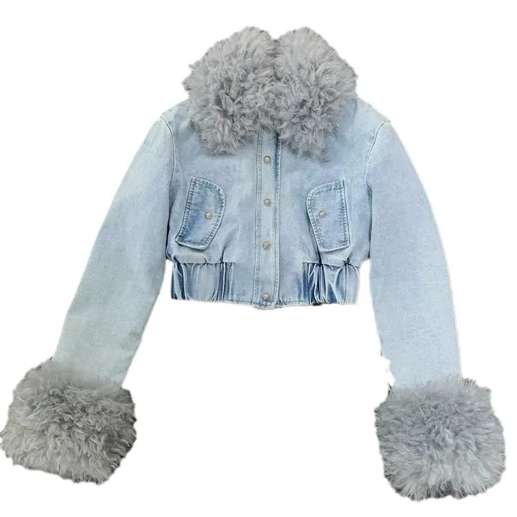 Джинсовая куртка с отстегивающимся меховым воротником и хлопковой подкладкой