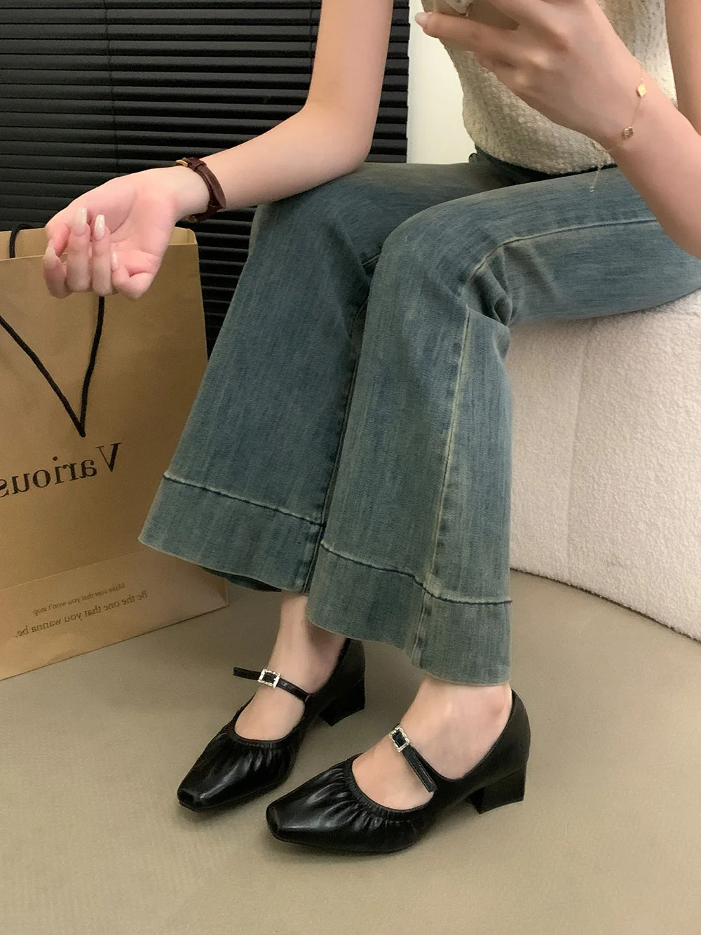 Женские туфли-лодочки с круглым носком черные серебристые бежевые туфли без