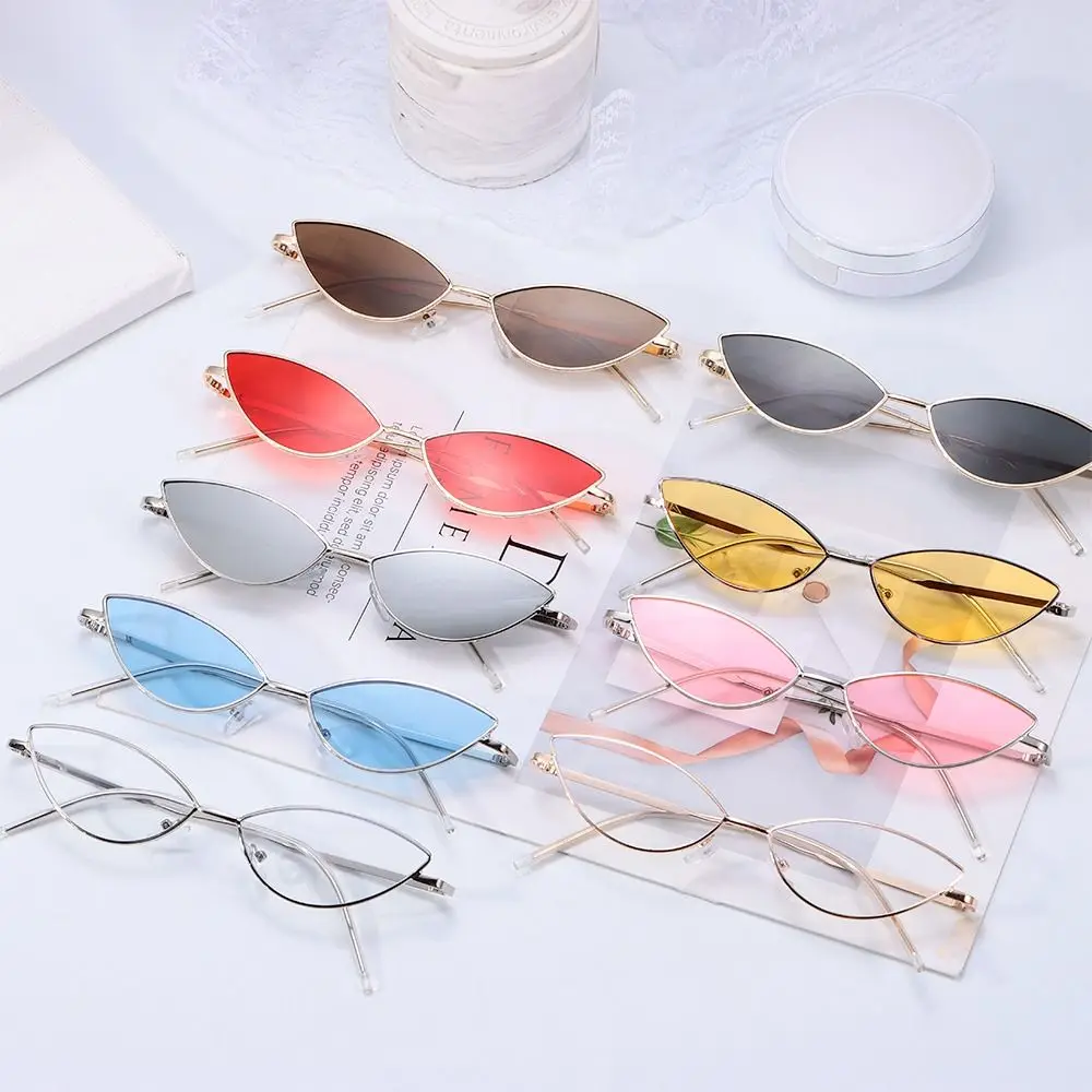

Petals Shape Arc Temple Design Cat Eye Metal Sunglasses Fashion Colorful Small Sun Glasses UV400 Retro Shades for Women & Men