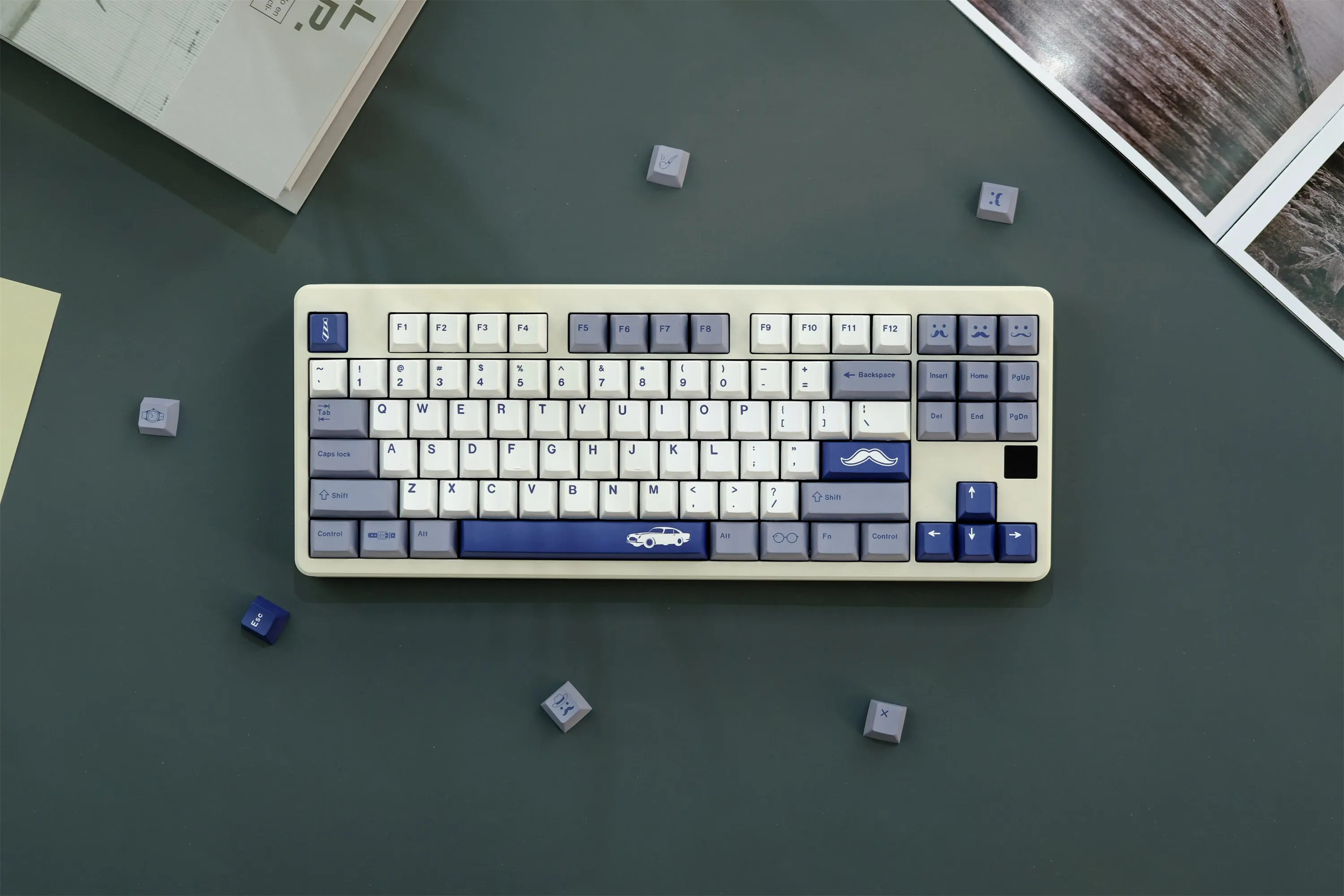 

GMK Gentleman Keycap, 129 Keys PBT Keycaps Cherry Profile DYE-SUB Personalized GMK Keycaps For Mechanical Keyboard