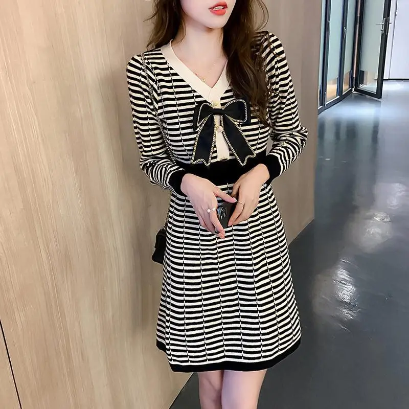 

Elegant Dresses for Women Autumn Winter New Long Sleeve Knitted Dress Vintage Striped Fashion Sweater Bufferfly Dress E78