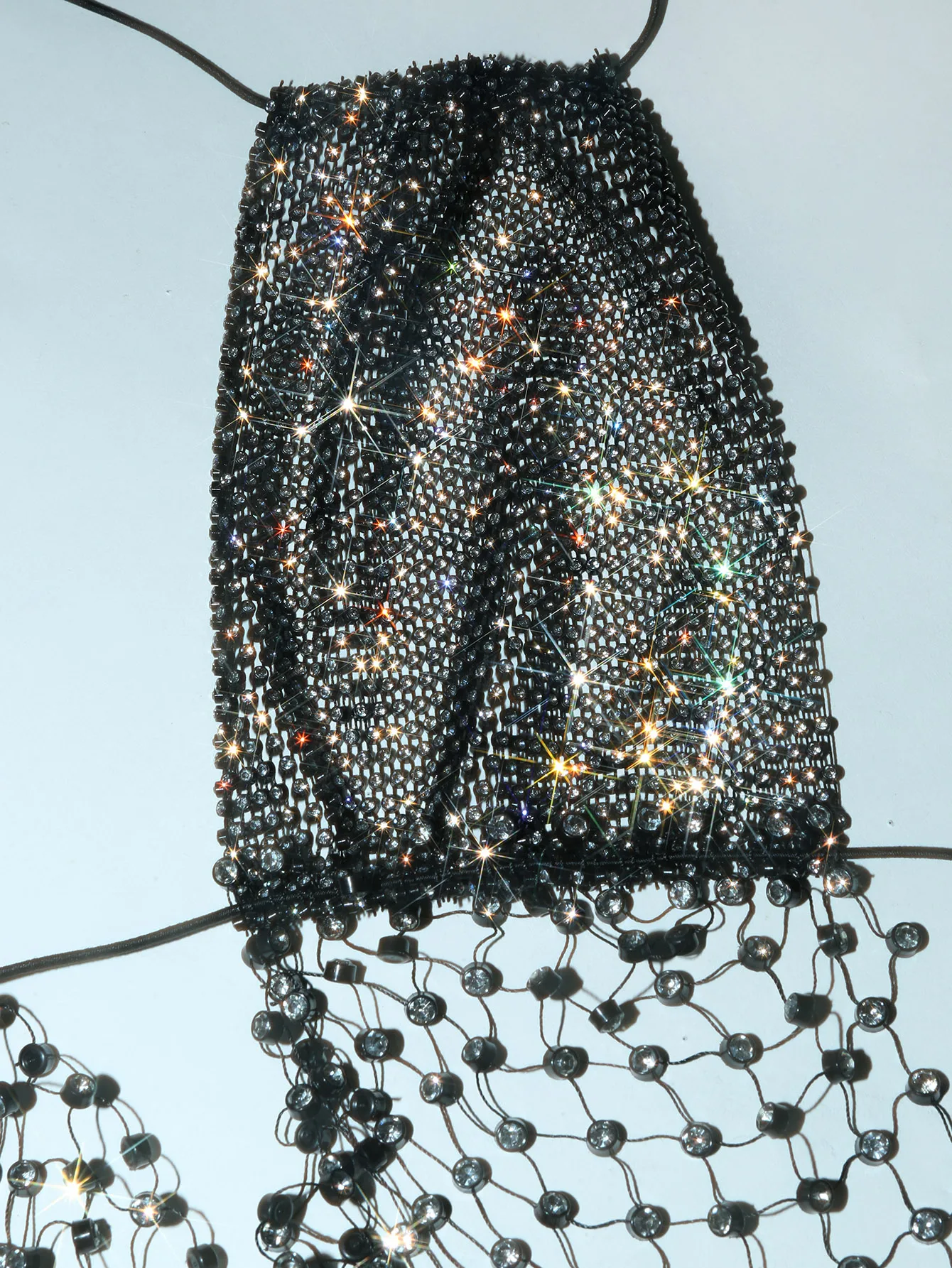 Роскошный блестящий женский топ с открытой спиной и V-образным вырезом