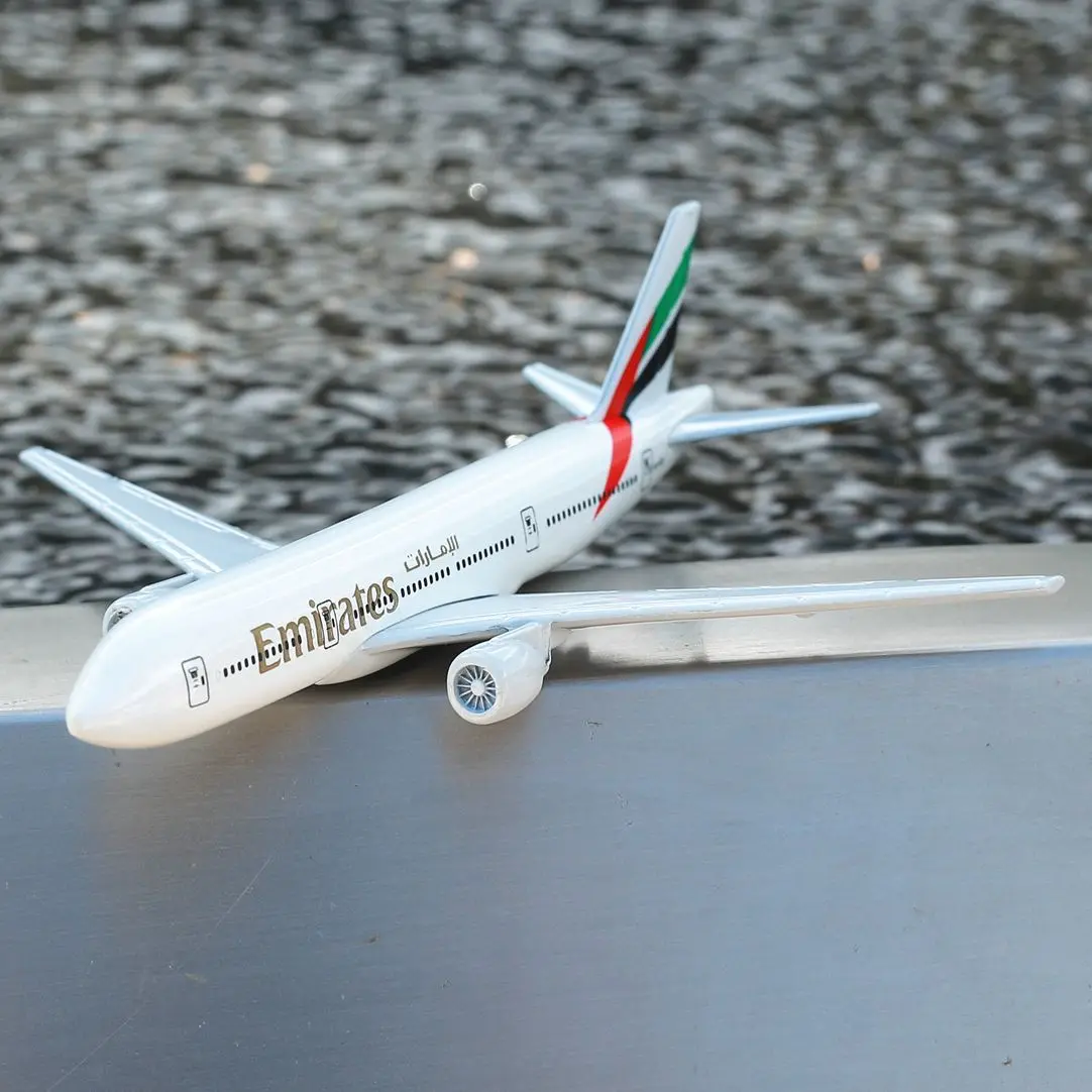 

Emirates B777 самолет литье под давлением модель самолета 6 "металлический самолет домашний офис Декор мини мото игрушки для детей
