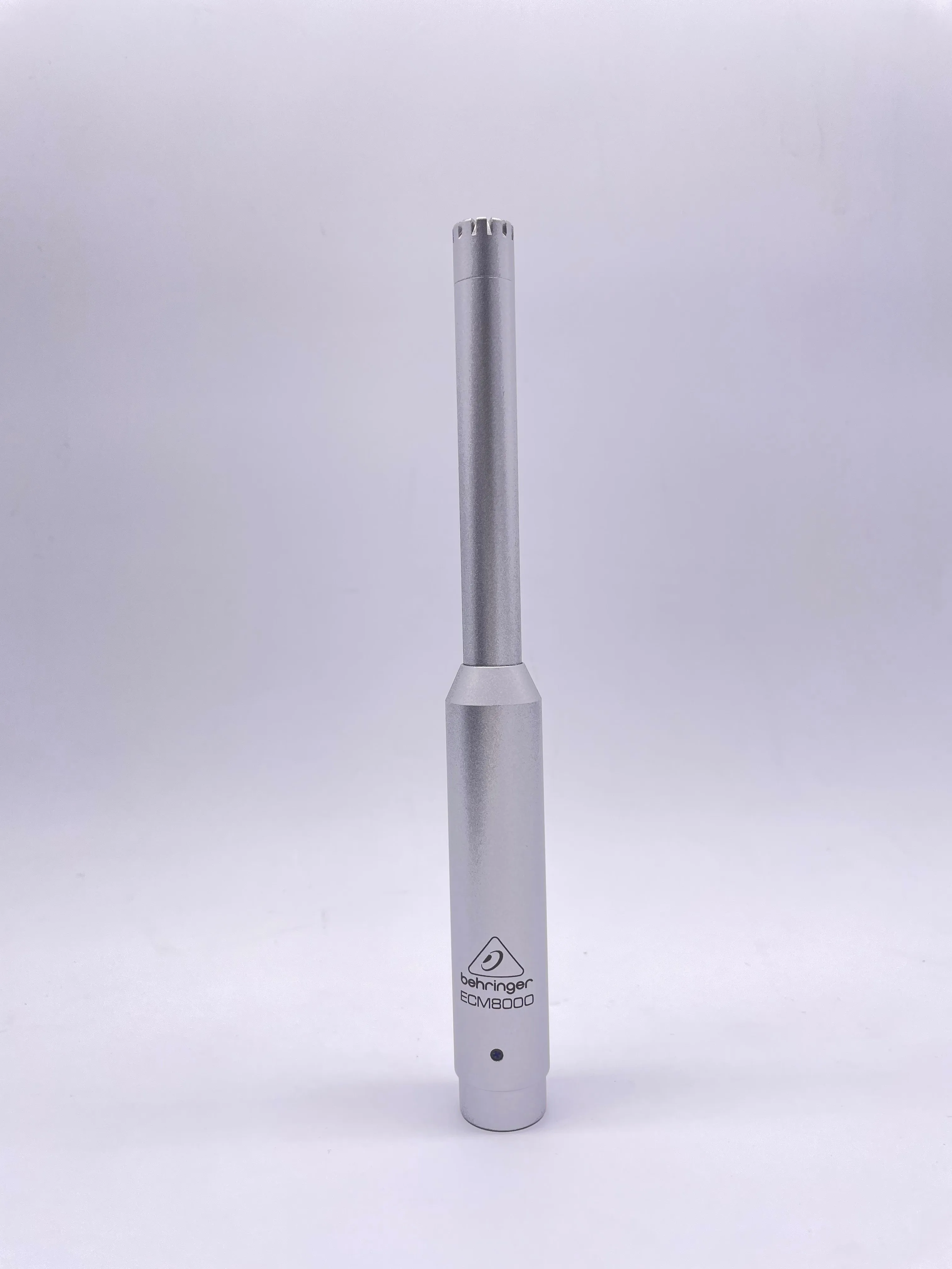 Профессиональный многонаправленный микрофон BEHRINGER ECM8000 для проверки емкости