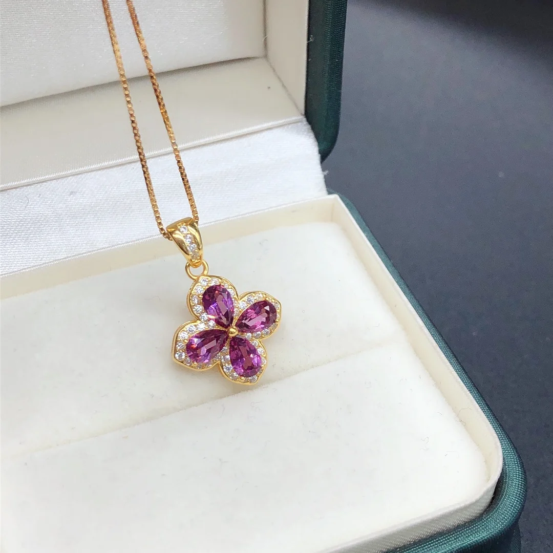 

Женское украшение из серебра 925 пробы