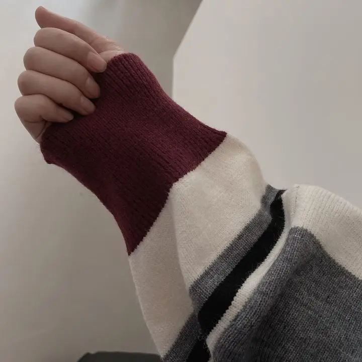 Короткий стильный женский свитер с цветными блоками Свободный вязаный пуловер