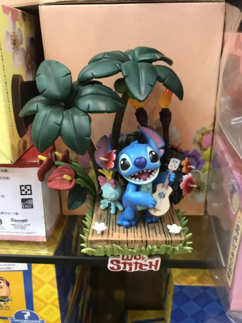 16cm Cartoon Lilo & Stitch Hug Scrump Holiday Time D-Select 004 Playing the Guitar in Red Cloth PVC Action Figure Model Toys