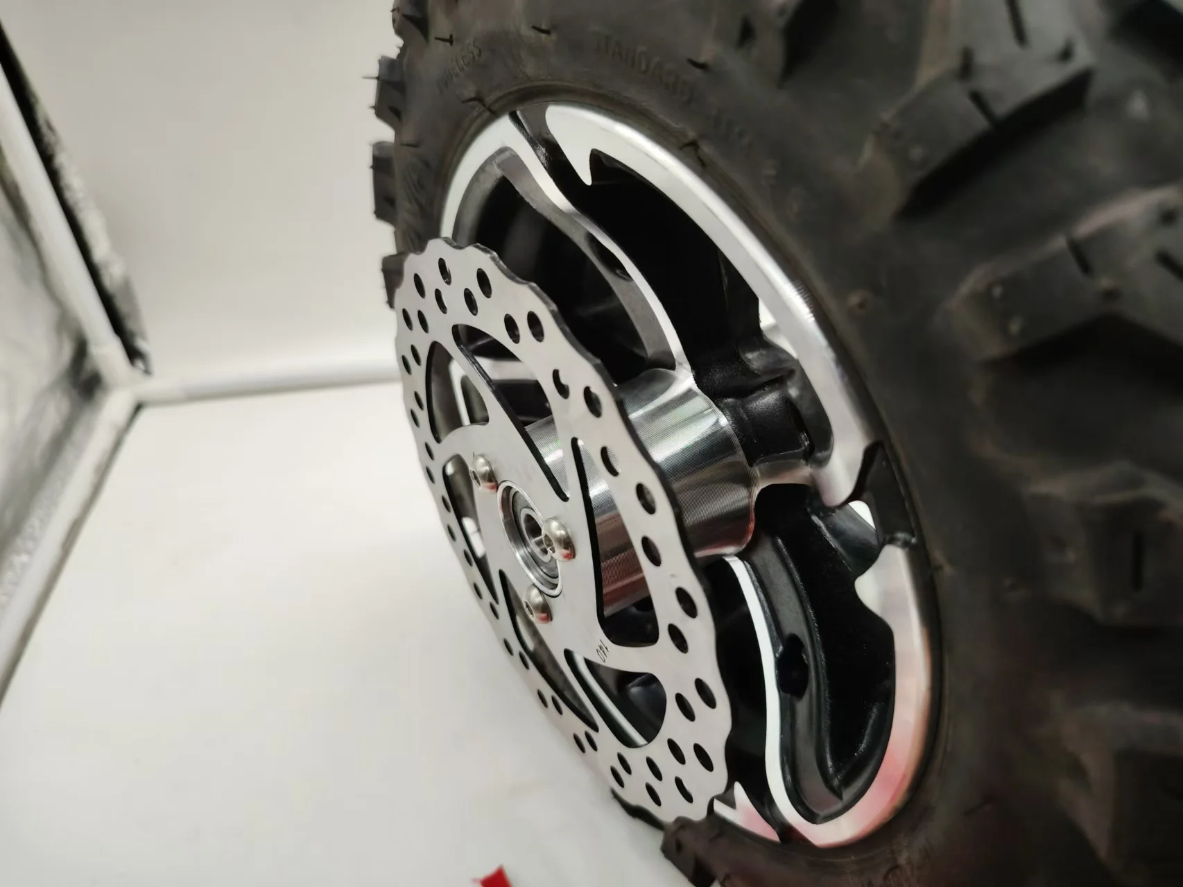 CST 90/65-6.5 бескамерные шины для скутеров