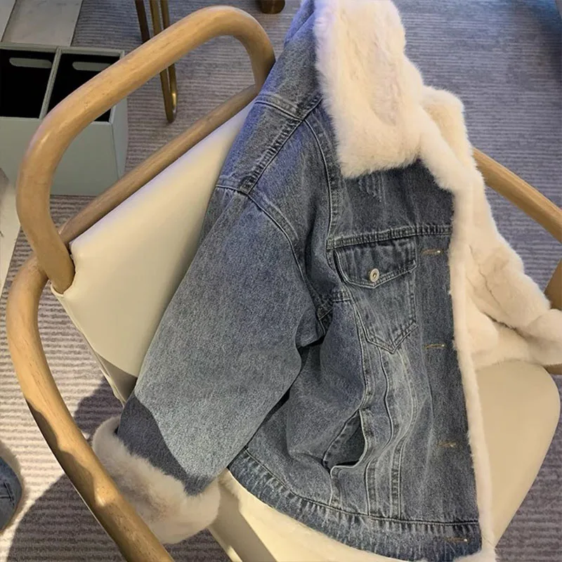 Women Plush Denim Fleece Warm Coat Jean Jacket Winter Padded and Thickened Fur Turn Down Collar Coat Plush Thick Jean Parkas
