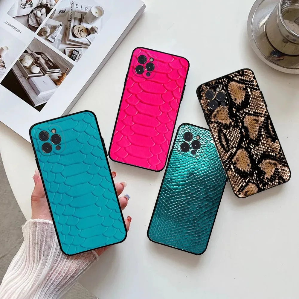 Чехол для телефона из змеиной кожи IPhone 15 14 13 12 11 Pro Max Mini 8 7 Plus SE2 X XR XS MAX Silcone Soft Cover