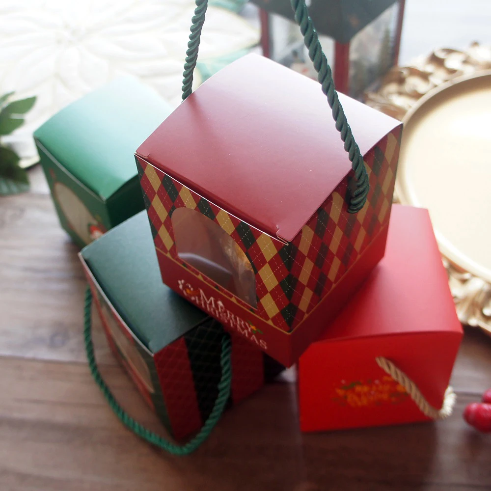 

12 Pcs 8.5*8.5*10cm Christmas Green Red Plaid Design Paper Box Candy Gift Boxes Party Decoration Chocolate Macaron Packing