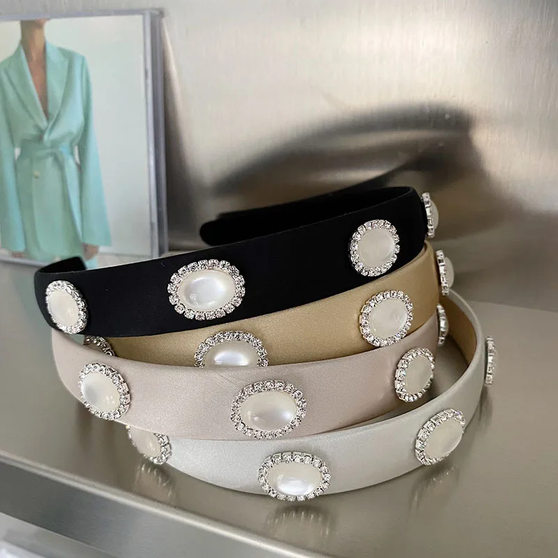 

Дворец девушка французский элегантный жемчуг фотосессия ретро изысканный высококлассный стиль Хепберн искусственные аксессуары для воло...