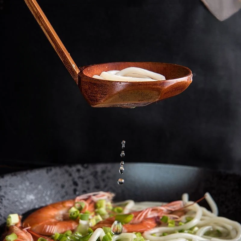 

Ramen Soup Spoon Japanese Style Ajiyaki Ramen Spoon with Holes Restaurant Nanmu Kamehameha Spoon Hotpot Leak Spoon Soup Spoon