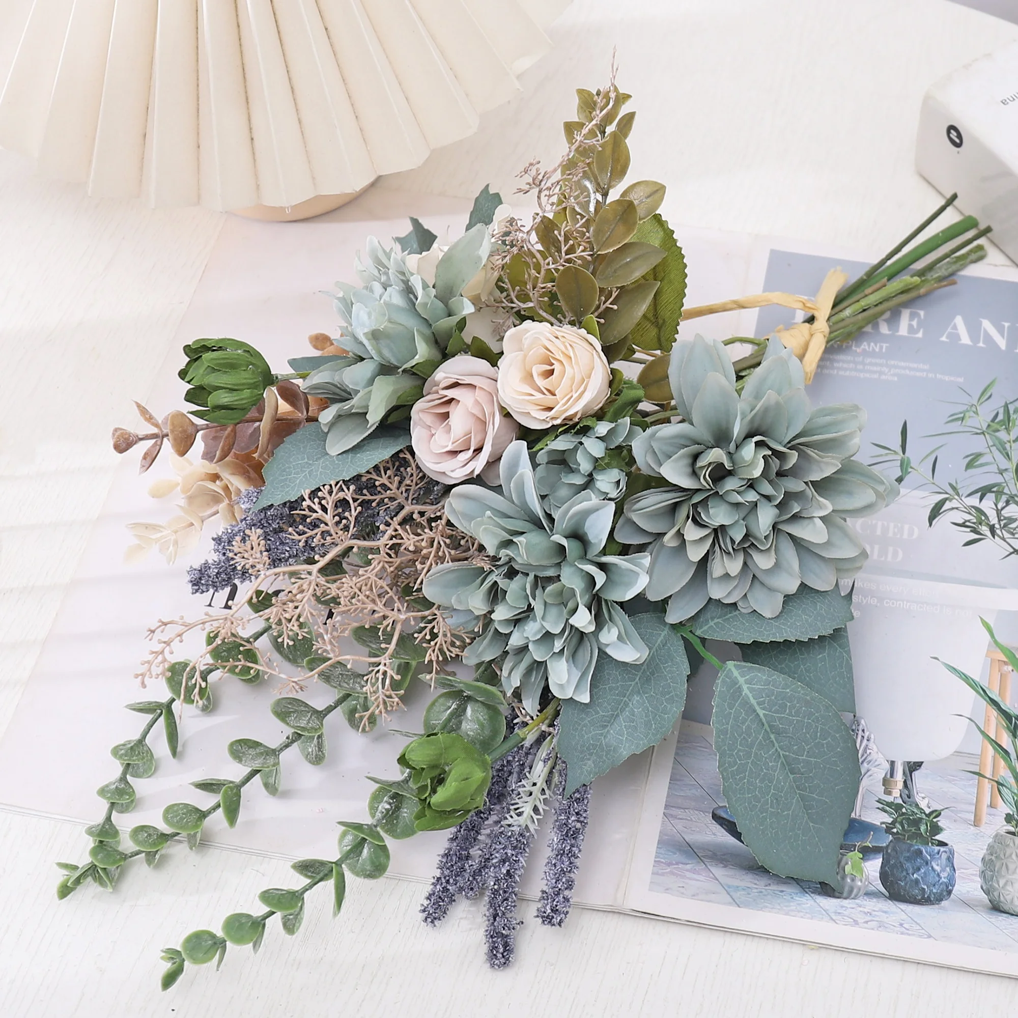 

Искусственные цветы георгины DociDaci