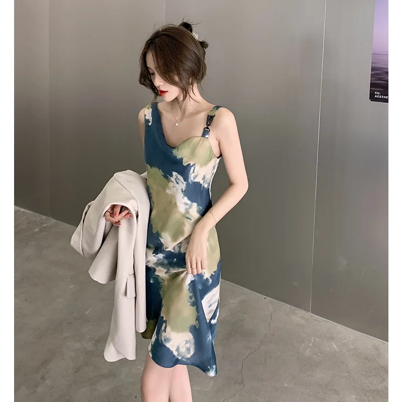 

2023 Summer new fashion women's French printed short-sleeved suspender satin dress female tide