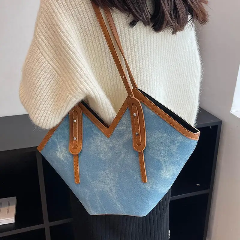 Contrast Cowboy Blue Large Capacity Shopping Bag for Women Travel Handbag Versatile Retro Shoulder Bag Fashion Handbag 2023