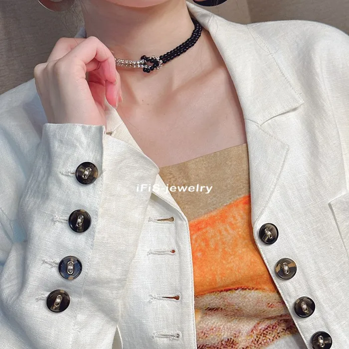 IFIS Light Luxury Color Matching Design Sweet Cool Zircon Twist Necklace Dinner Par Queen Flash Diamond Choker