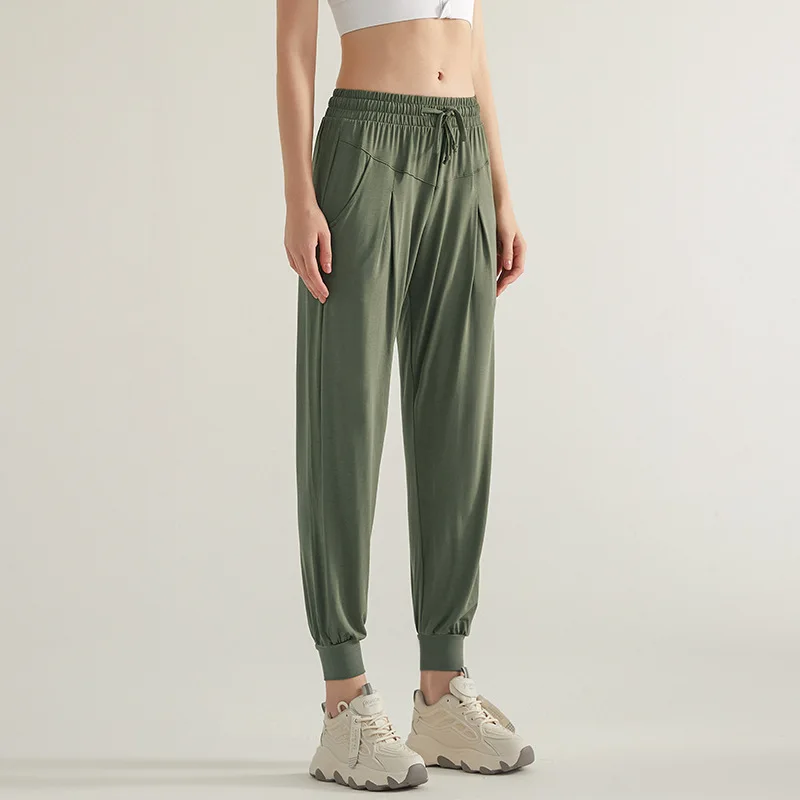 Рисунок 4 - Штаны для йоги женские свободные