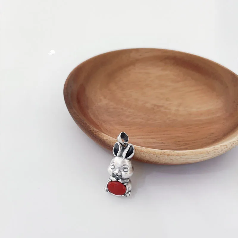 

Foot Silver 3D South Red Rabbit Pendant 925 Silver Bucket Pendant Retro Worn Craft Sweater Chain