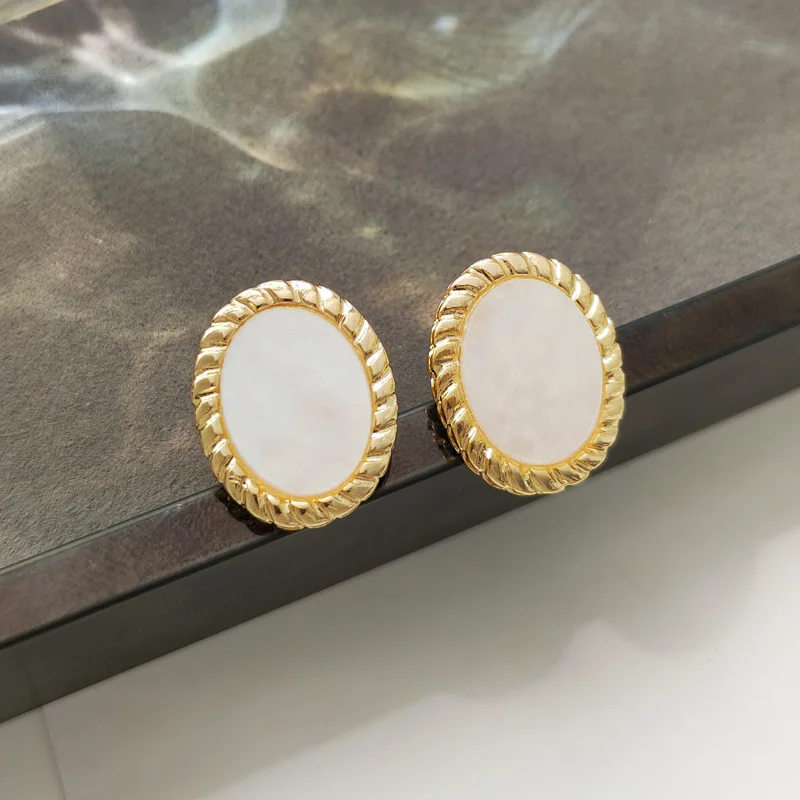 S925 Серебряная игла искусственная кожа овальной формы для одежды в уличном стиле