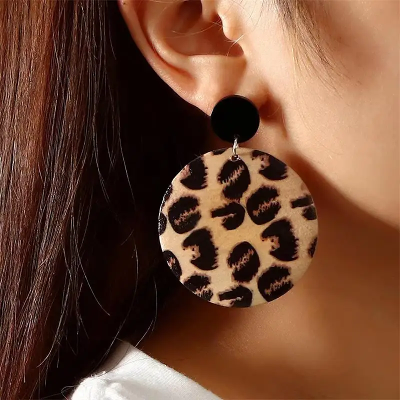 

Fashion Creative Leopard Print Wood Earrings For Women Girls Luxury Charm Drop Earrings Female Aesthetic Exaggerated Jewelry