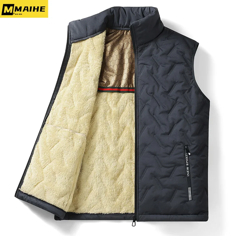 Мужской жилет на флисовой подкладке без рукавов