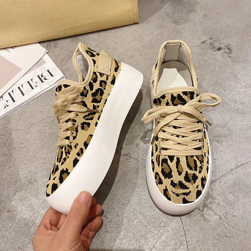 

Женские холщовые кроссовки на платформе с леопардовым принтом, модель 2022 года, Весенняя повседневная обувь с рисунком «гусиные лапки», женс...