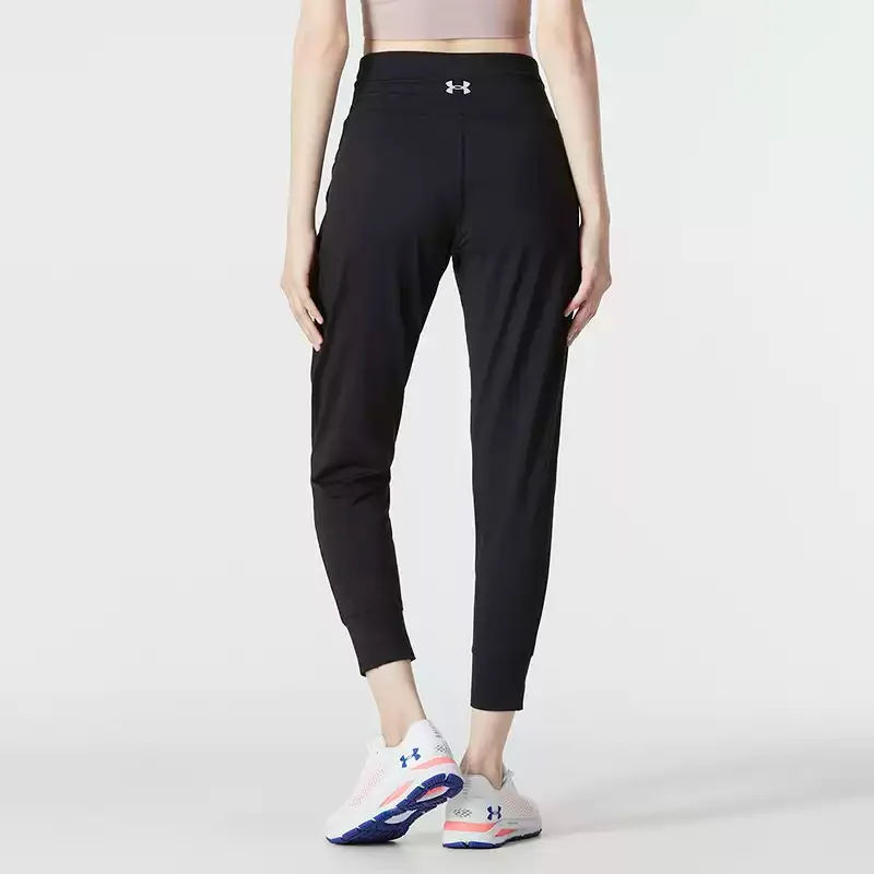 Фото Летние спортивные брюки для фитнеса и бега Under Armour - дышащие и удобные, трикотажные длинные брюки 1371021-001 №3