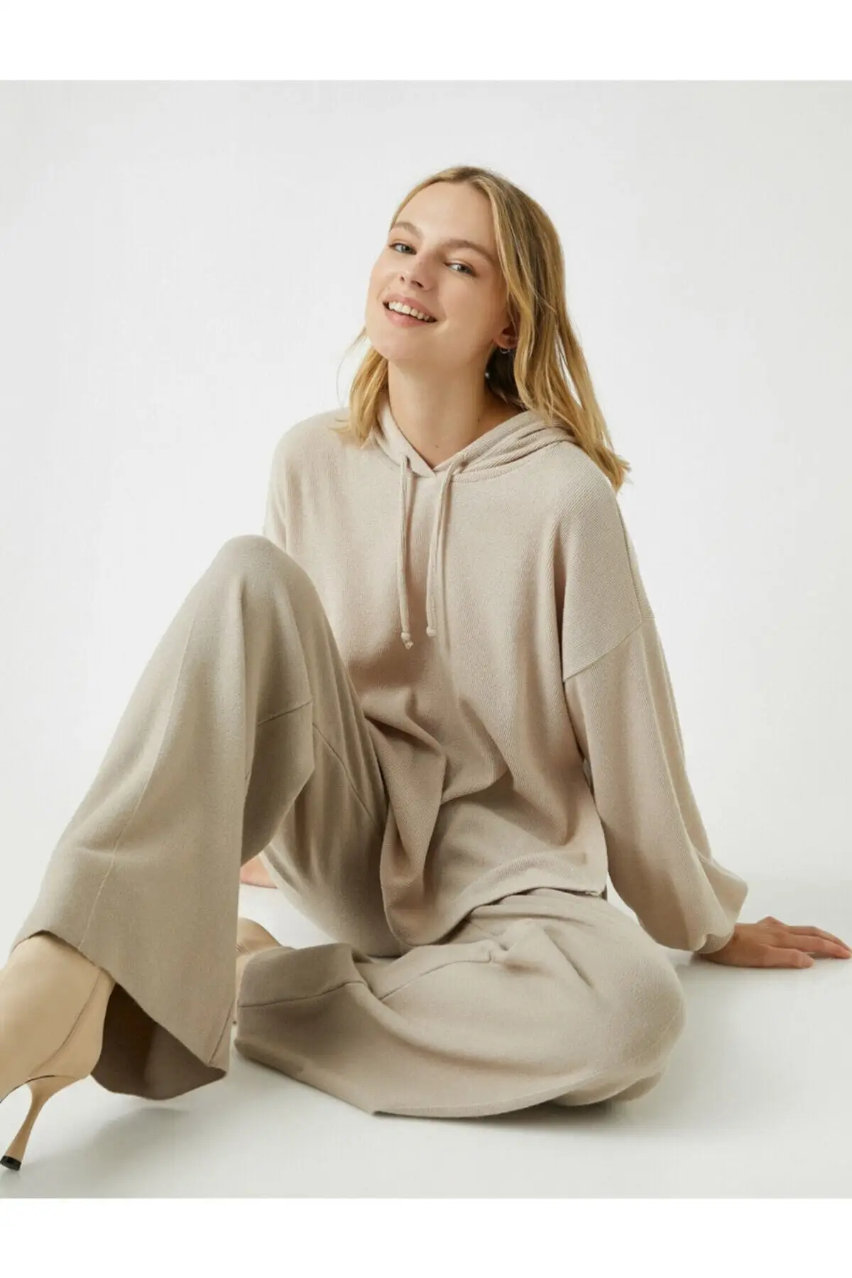 

Women's Sweatshirt Hooded ribbon Hoodies Style All Season 2022 New Designer Pullovers Hoodies Lady Sweatshirts Fleece Hooded Sweatshirts