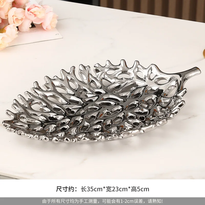 

Керамическая тарелка с золотом