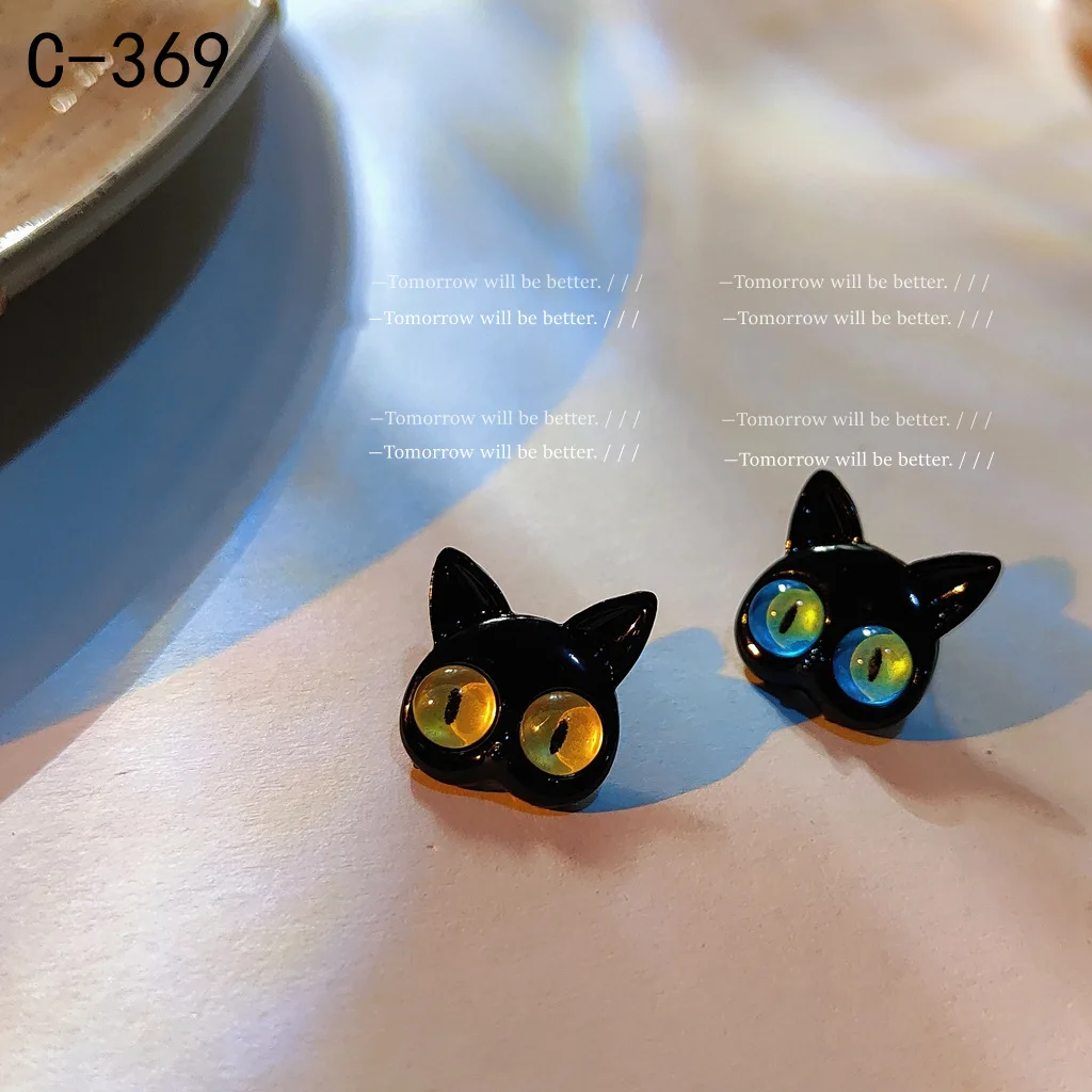 

Silver Needle cat earrings asymmetrical design blue eyes cat head ear studs cute personality tide new earrings for women