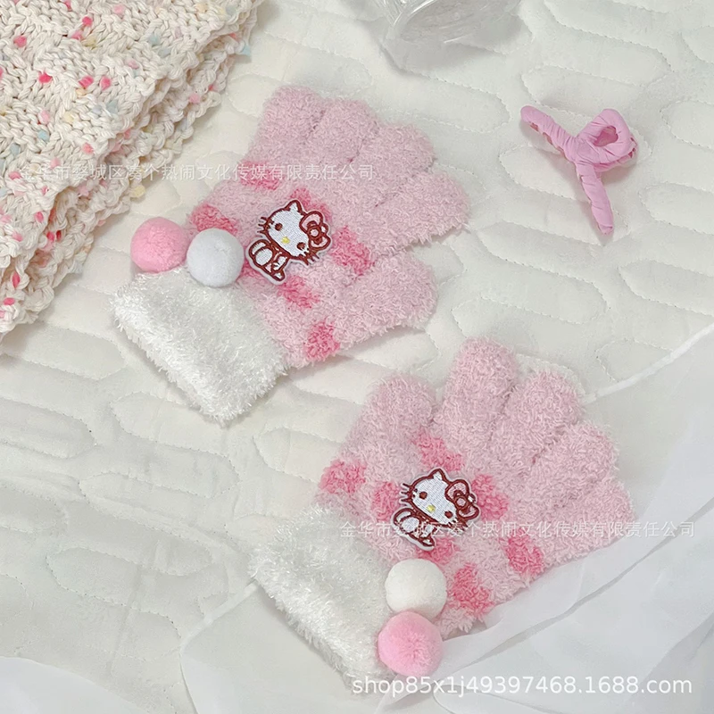 

Перчатки Sanrios Cinnamoroll для девочек, милые перчатки с пальцами из аниме Kuromi Hello Kitty, осенне-зимние теплые утепленные игрушки, подарки для детей