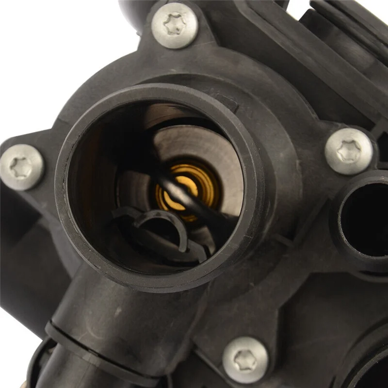 

Корпус термостата LR004318 для Land Rover Range Rover/Sport Diesel 3.6 V8