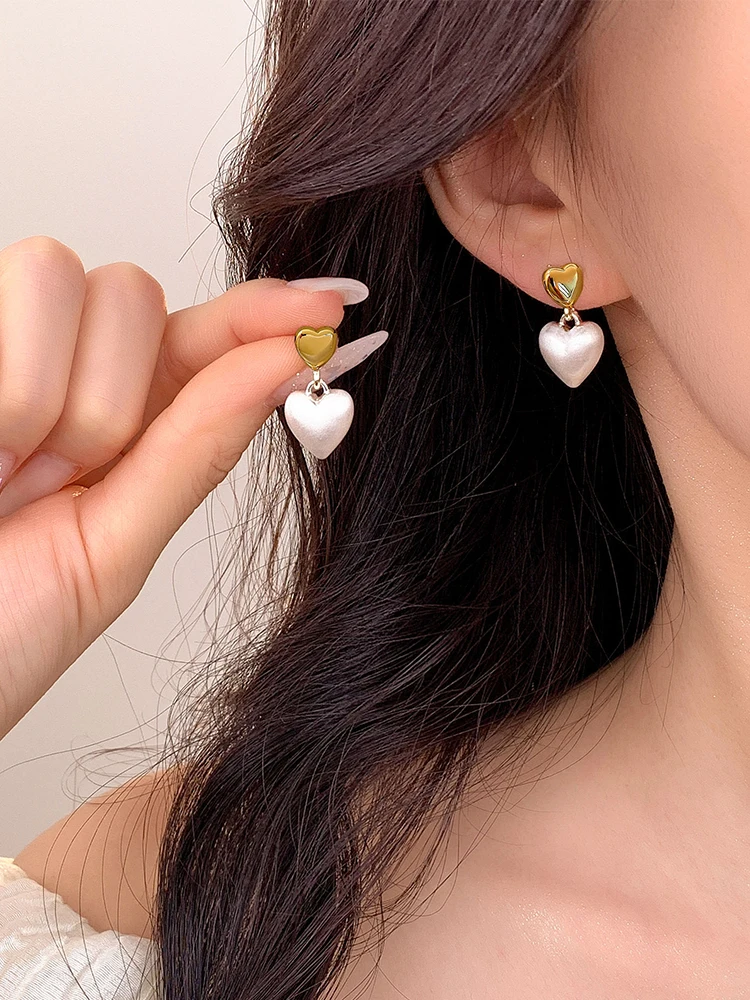 Женские серьги-гвоздики с двойным сердцем металлические матовые в форме сердца