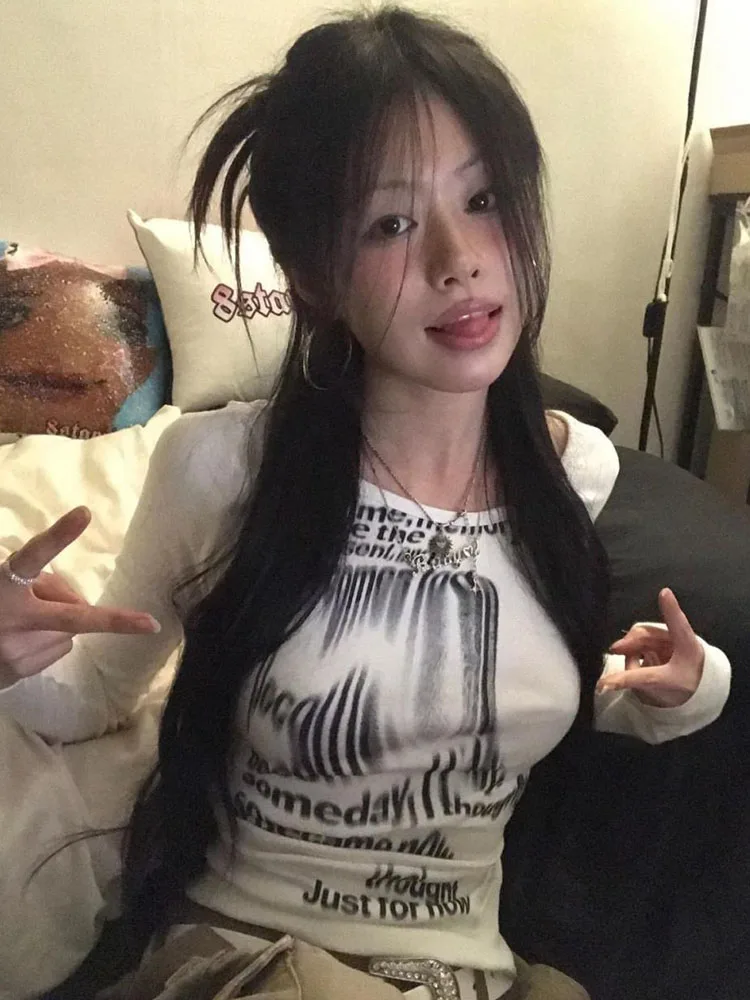 Футболка с буквенным принтом граффити женские тонкие укороченные топы длинным