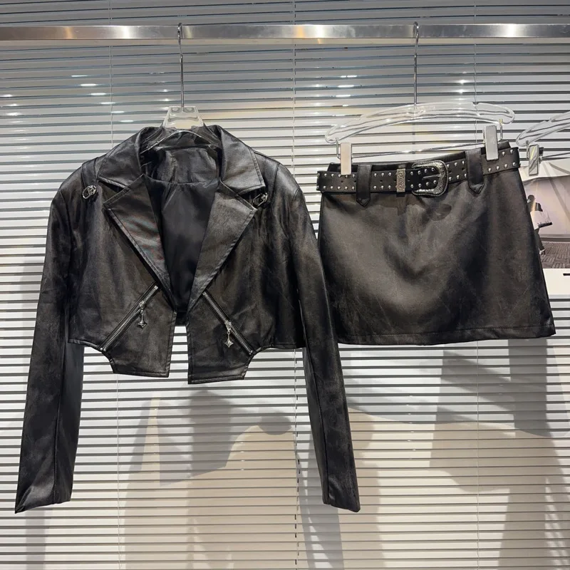 

Женский костюм из куртки и юбки, комплект из двух предметов из куртки и юбки из искусственной кожи с заклепками и поясом на молнии, GL222, осень 2023