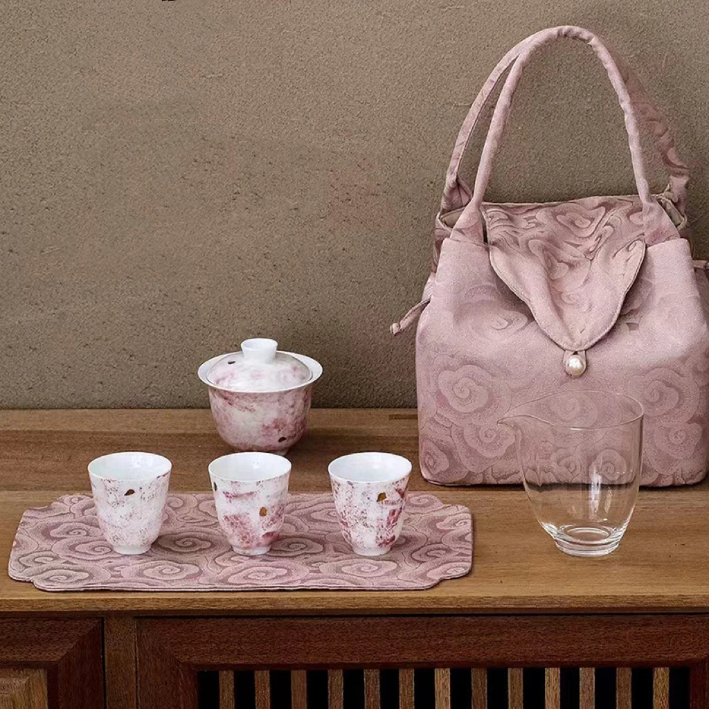 

Three-color Kung Fu Tea Set High-end Portable Travel Set Gold Ceramic Tea Cup Cover Bowl Maker and Infuser Portable All in One