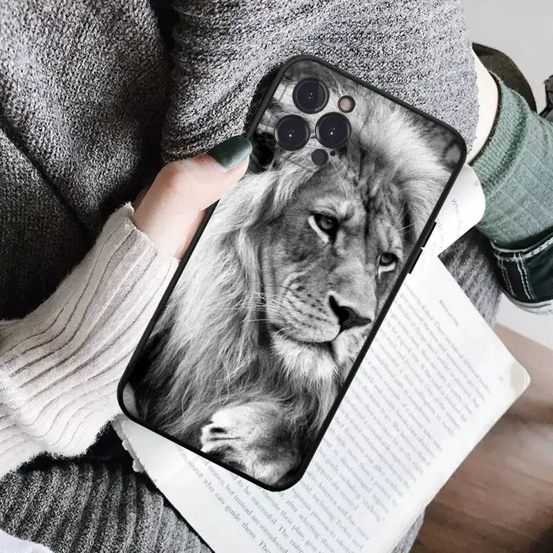 YNDFCNB lions animal Phone Case For iPhone 6 7 8 Plus 11 12 13 14 Pro SE 2020 MAX Mini X XS XR Back Funda Cover