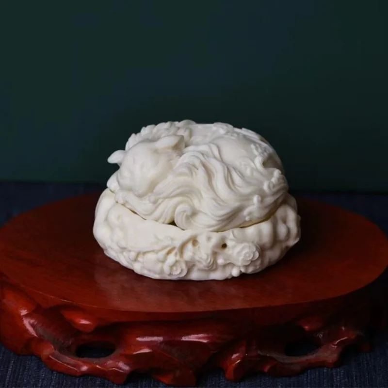 Резной орех цвета слоновой кости с девятью хвостами курильница лисой