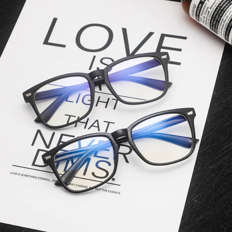 

WENLCCK New European and American large frame flat lens blue light proof glasses small wing square goggles