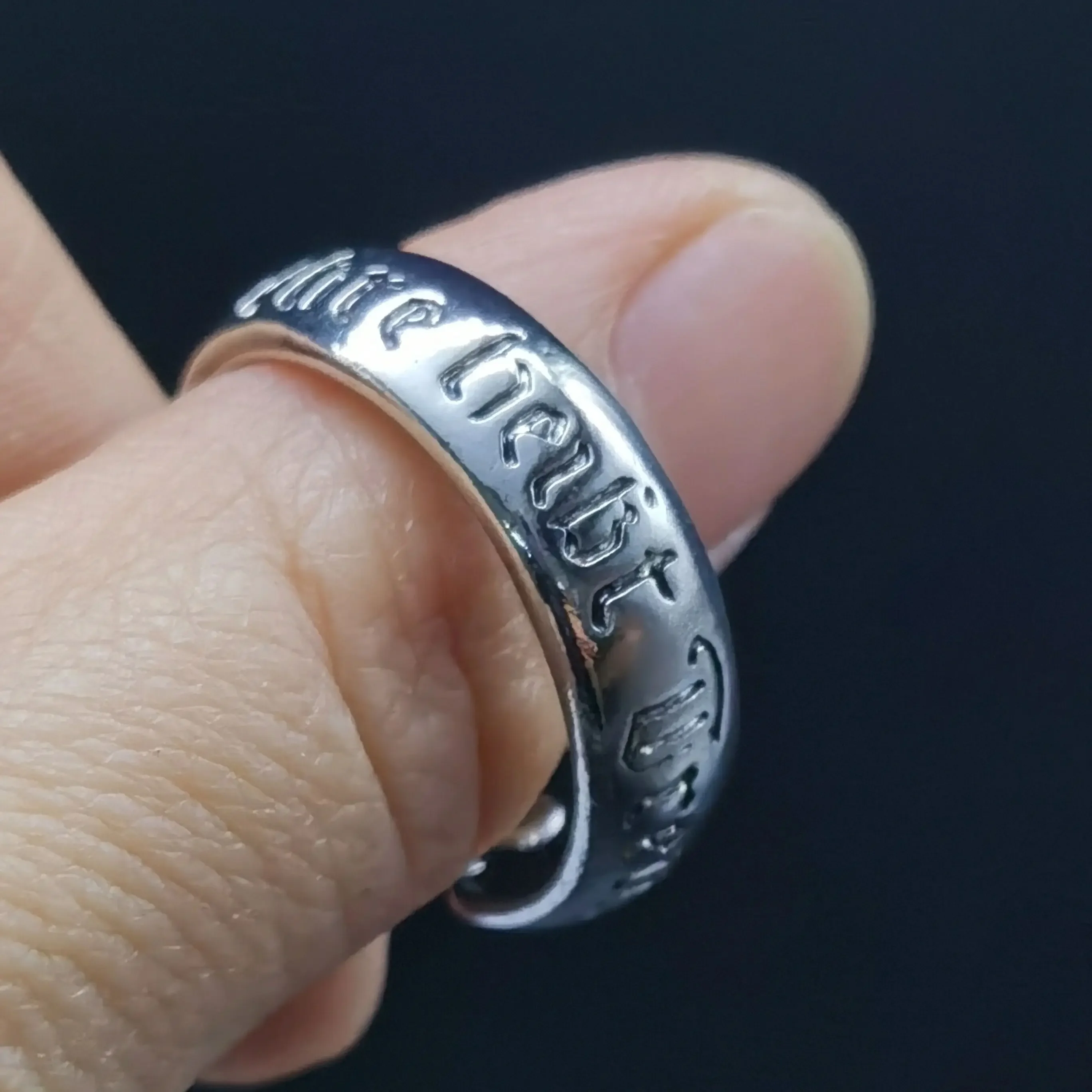 

Серебряный значок "Моя честь верность"