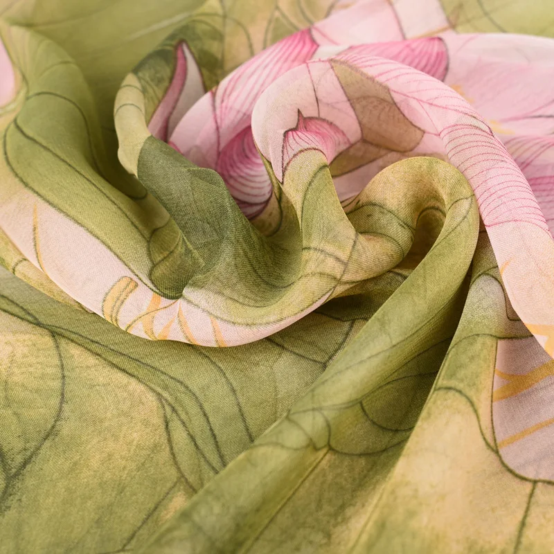 Шелковые шарфы с рисунком лотоса