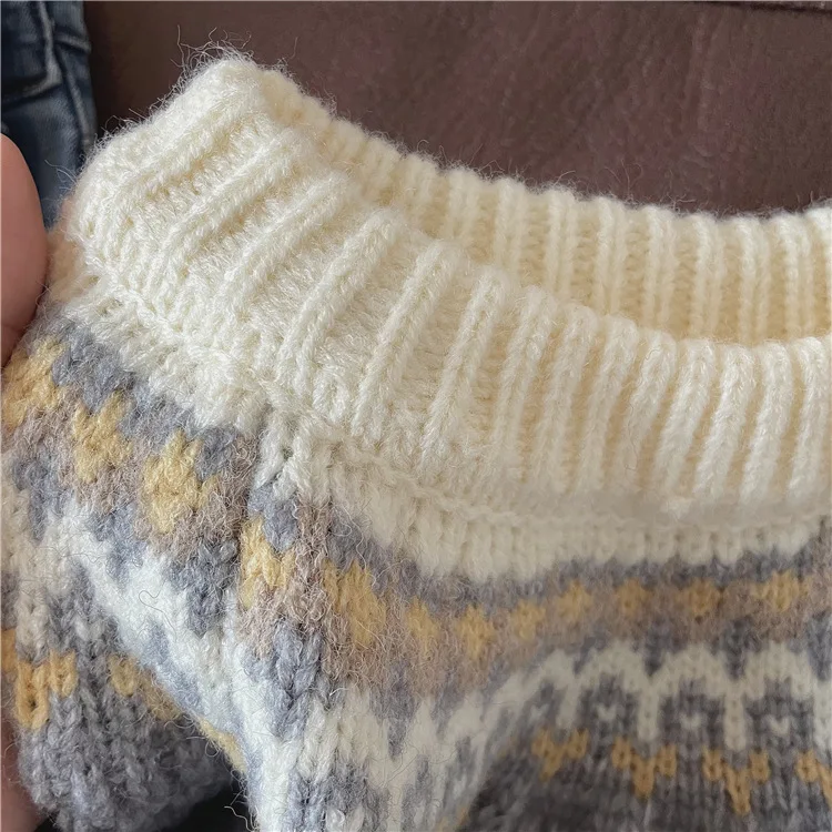 Женский трикотажный пуловер Korobov с круглым вырезом