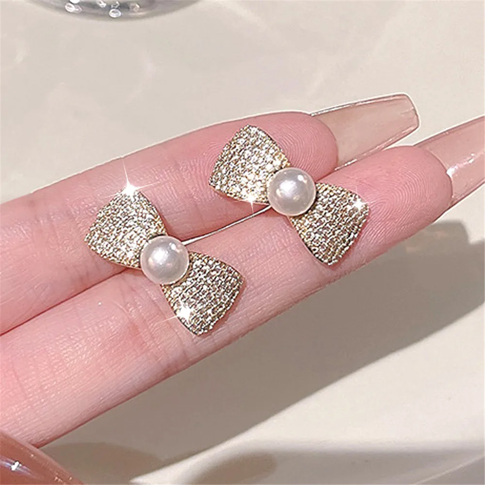 

S925 Exquisite Zircon Bow Tie Earrings for Female Ins Tidy and Luxury Small Popular Earrings with Pearl Plated 18K Gold Earrings