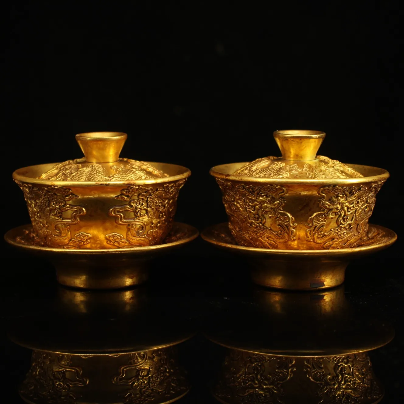 

Чайная чаша из чистой меди с позолоченным драконом