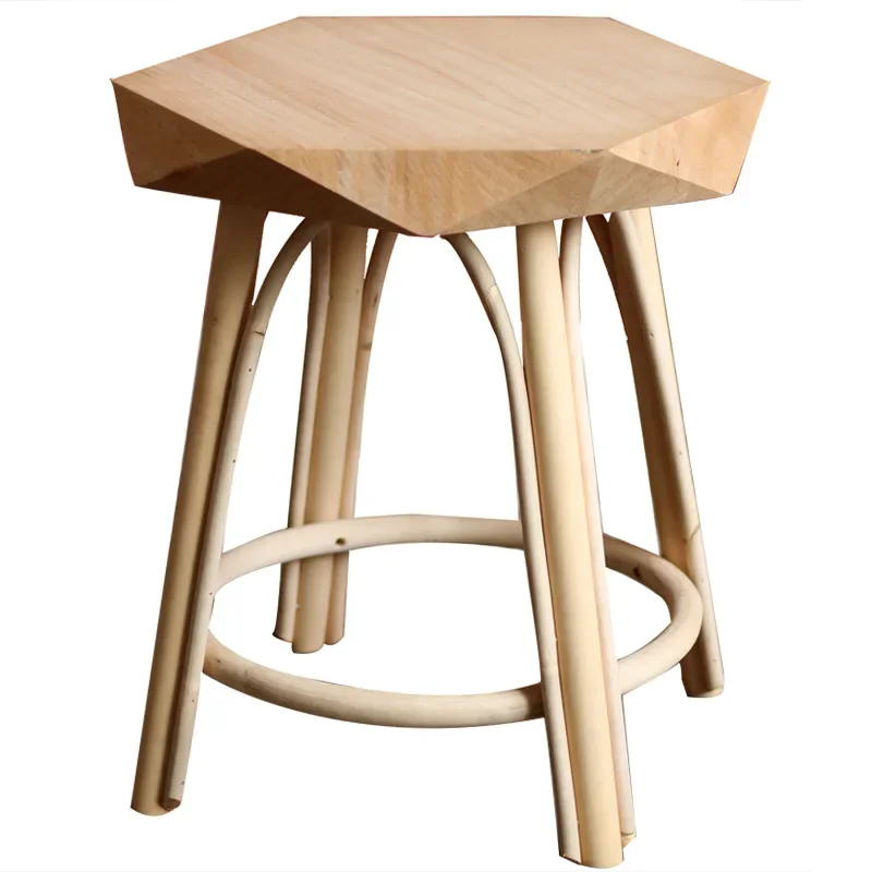 Деревянный креативный маленький табурет простой и штабелируемый обеденный в