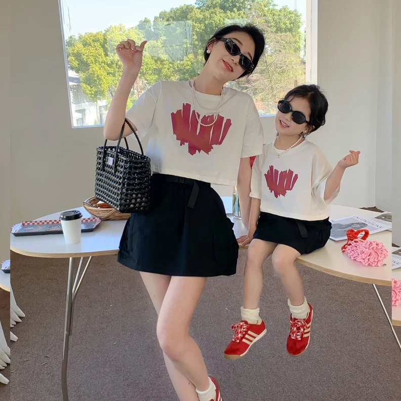 Семейные комплекты для родителей и детей с рисунком смайлика подходящая ко всему